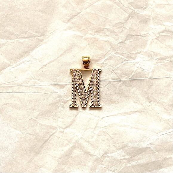 14k Solid Gold Initial M pendant | Initial Necklace | Initial letter Charm | - Picture 4 of 8